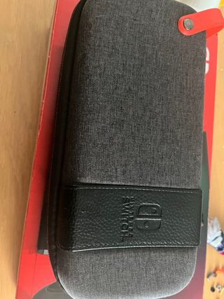 Nintendo Switch con funda original