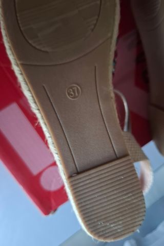 Alpargatas Woman Key Multicolor y Dorado
