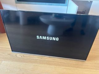Samsung TV 40 Negro con soporte para pared