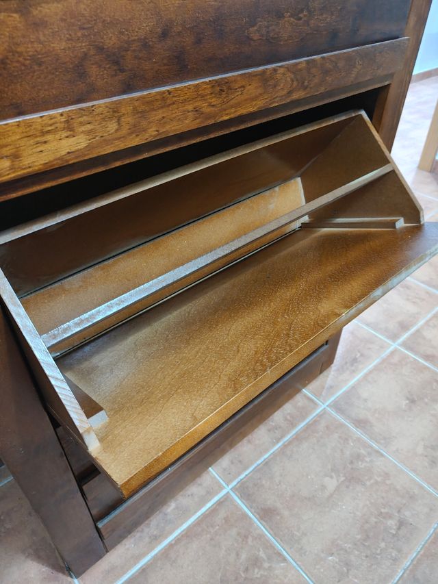 Zapatero de madera