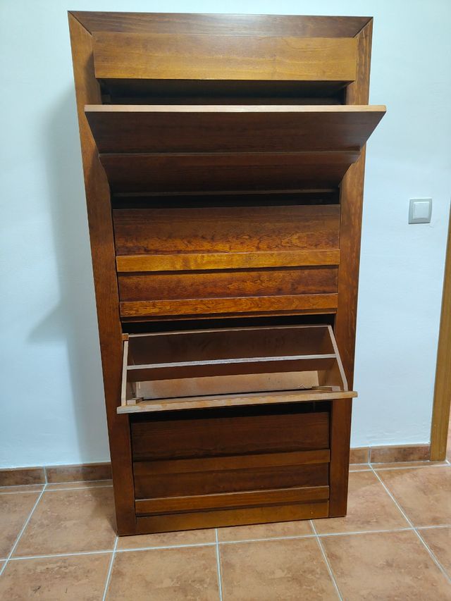 Zapatero de madera
