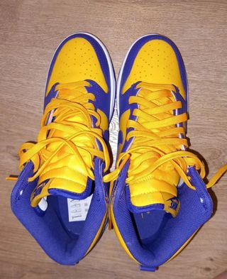 Zapatos Nike Morado y Amarillo