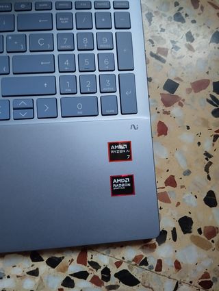 Portátil HP OmniBook + Funda HP