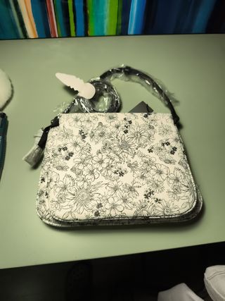 Bolso Parfois Blanco Flores Nuevo