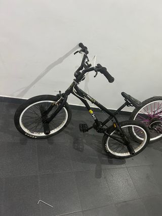 Bicicleta BMX GT