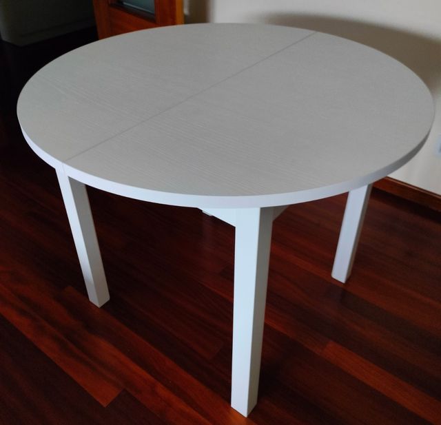 Mesa redonda extensible blanca  BUEN ESTADO