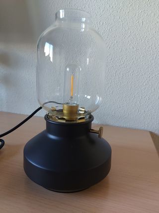 Lámpara de mesa Ikea regulable