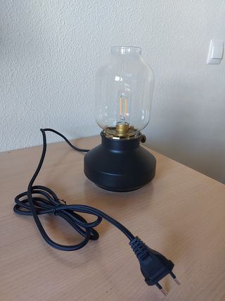 Lámpara de mesa Ikea regulable