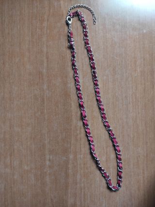 Cintura catena nastro finpelle rossa.