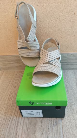 Sandalias Amarpies Beige