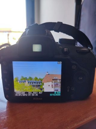 Cámara reflex profesional Nikon D3200 + Accesorio