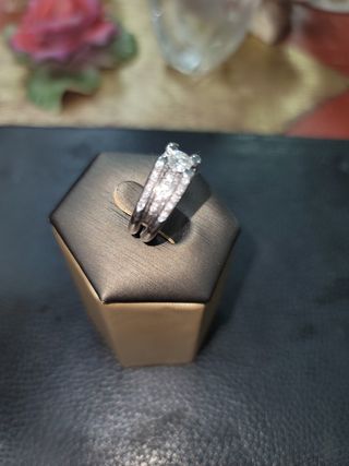 Sortija Oro Blanco y Brillantes
