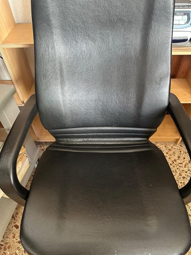 Sillón de despacho con ruedas