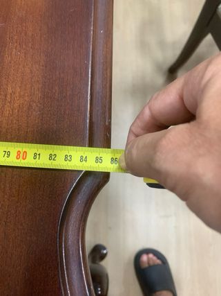 Mesa de madera con 10 sillas