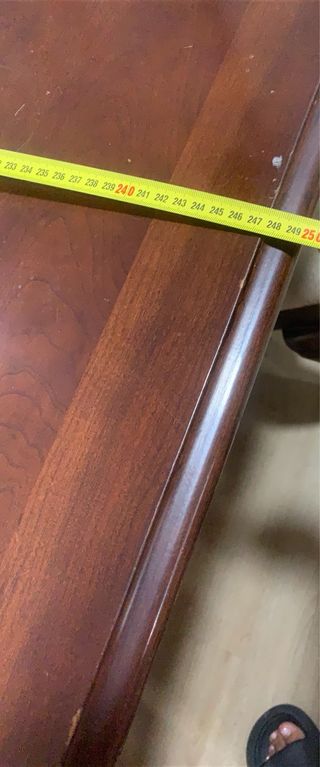 Mesa de madera con 10 sillas