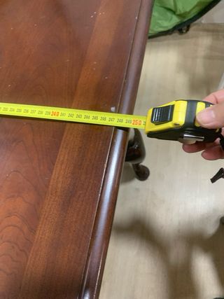 Mesa de madera con 10 sillas