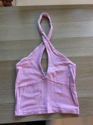 Top Bershka rosa halter cruzado