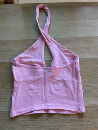 Top Bershka rosa halter cruzado