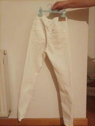 Pantalones blancos