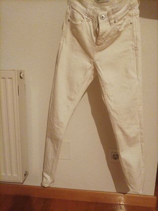 Pantalones blancos
