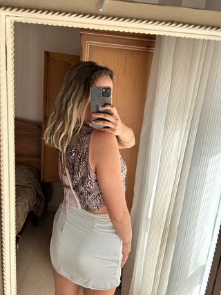 Top blusa lentejuelas rosa lazada espalda