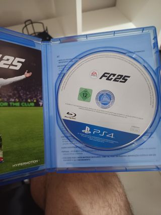 Lote 4 Juegos PS4: Gang Beasts, FC25, Riders Repub