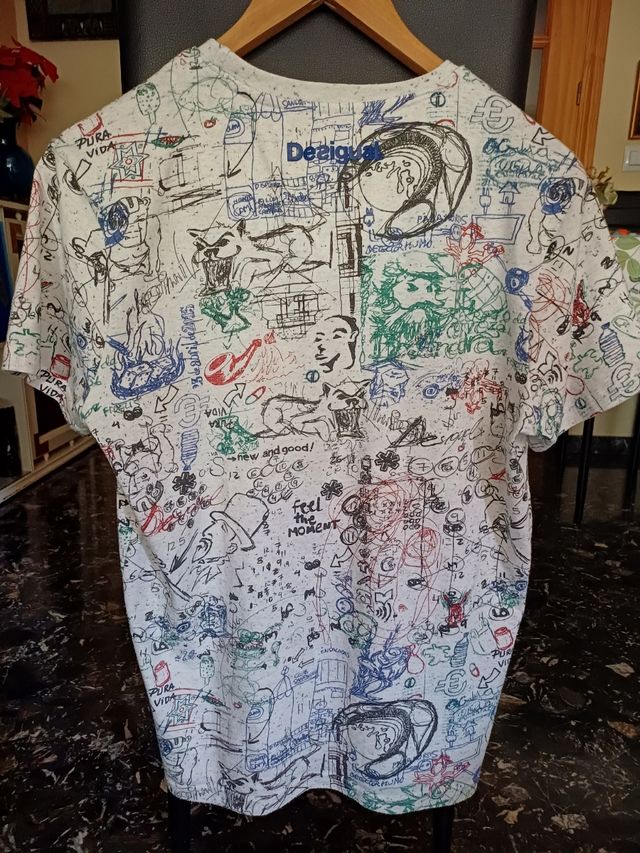 Camiseta Desigual Blanca Estampada
