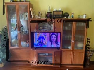 Mueble de salón madera y cristal
