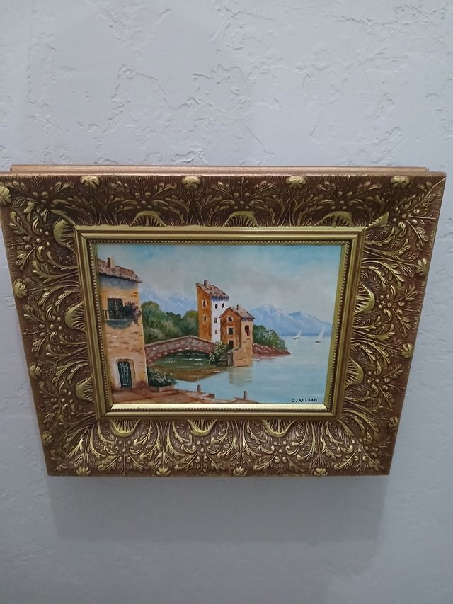 Cuadro decorativo con marco dorado