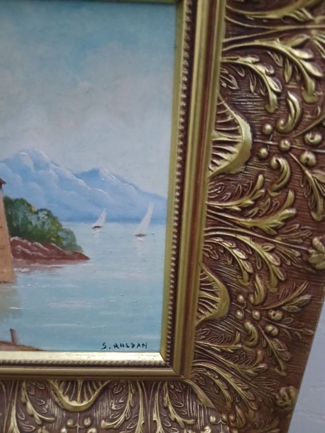 Cuadro decorativo con marco dorado