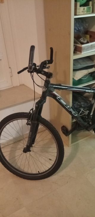 Bicicleta BH MC5
