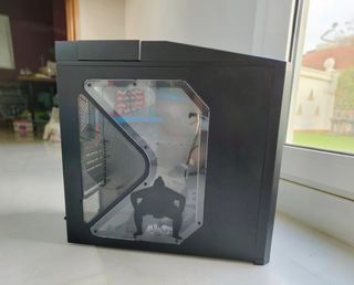 Torre PC Antec Negra