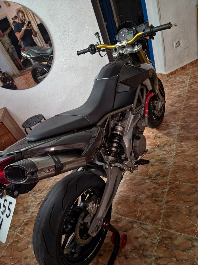 Moto Aprilia Dorsoduro 750 2008