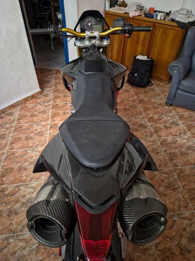 Moto Aprilia Dorsoduro 750 2008