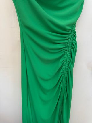 Vestido verde Zara fruncido lateral