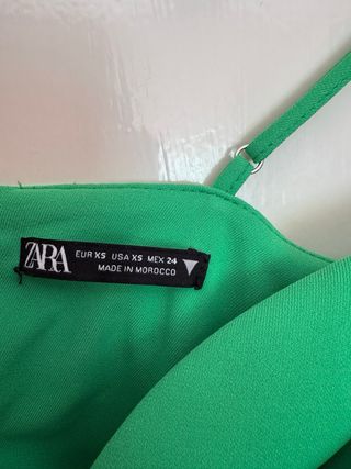 Vestido verde Zara fruncido lateral