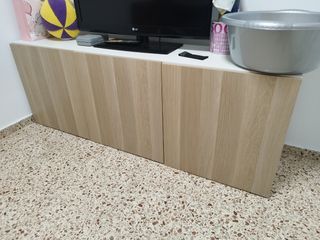 Mueble TV comedor madera y blanco