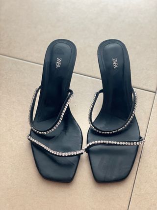 ZARA Sandalias Tacón Brillantes Negro