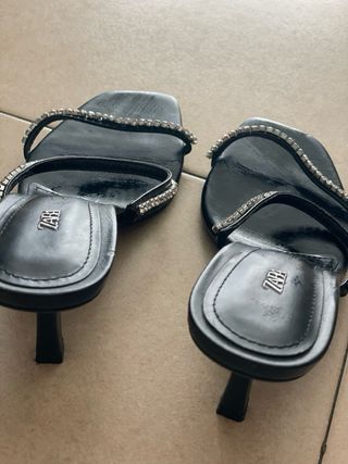 ZARA Sandalias Tacón Brillantes Negro