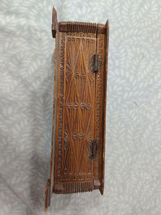 Portagioie in legno intagliato Civil War