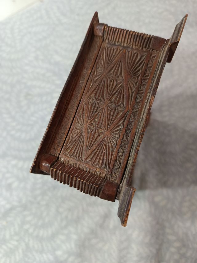 Portagioie in legno intagliato Civil War