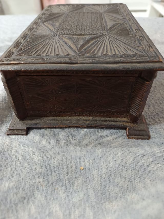 Portagioie in legno intagliato Civil War