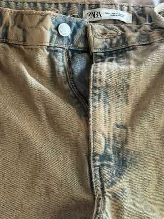 Pantalón vaquero ancho Zara beige