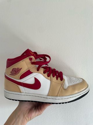 Nike Air Jordan 1 Mid Cardinal Curry