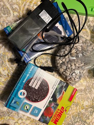 Pecera verde con motor y accesorios