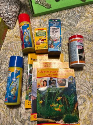 Pecera verde con motor y accesorios