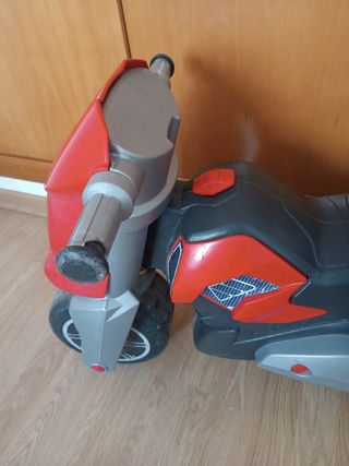 Moto correpasillos Molto roja