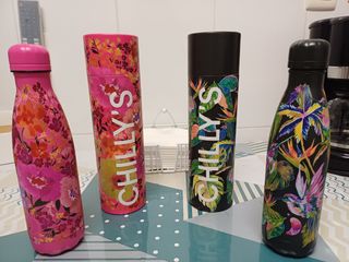 Botellas Chilly's con diseño floral