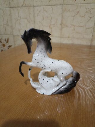 Soprammobile cavallo in ceramica