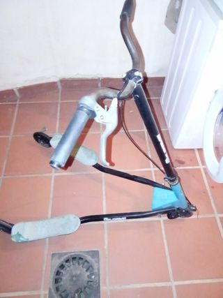 Patinete 3 ruedas azul
Negociable 